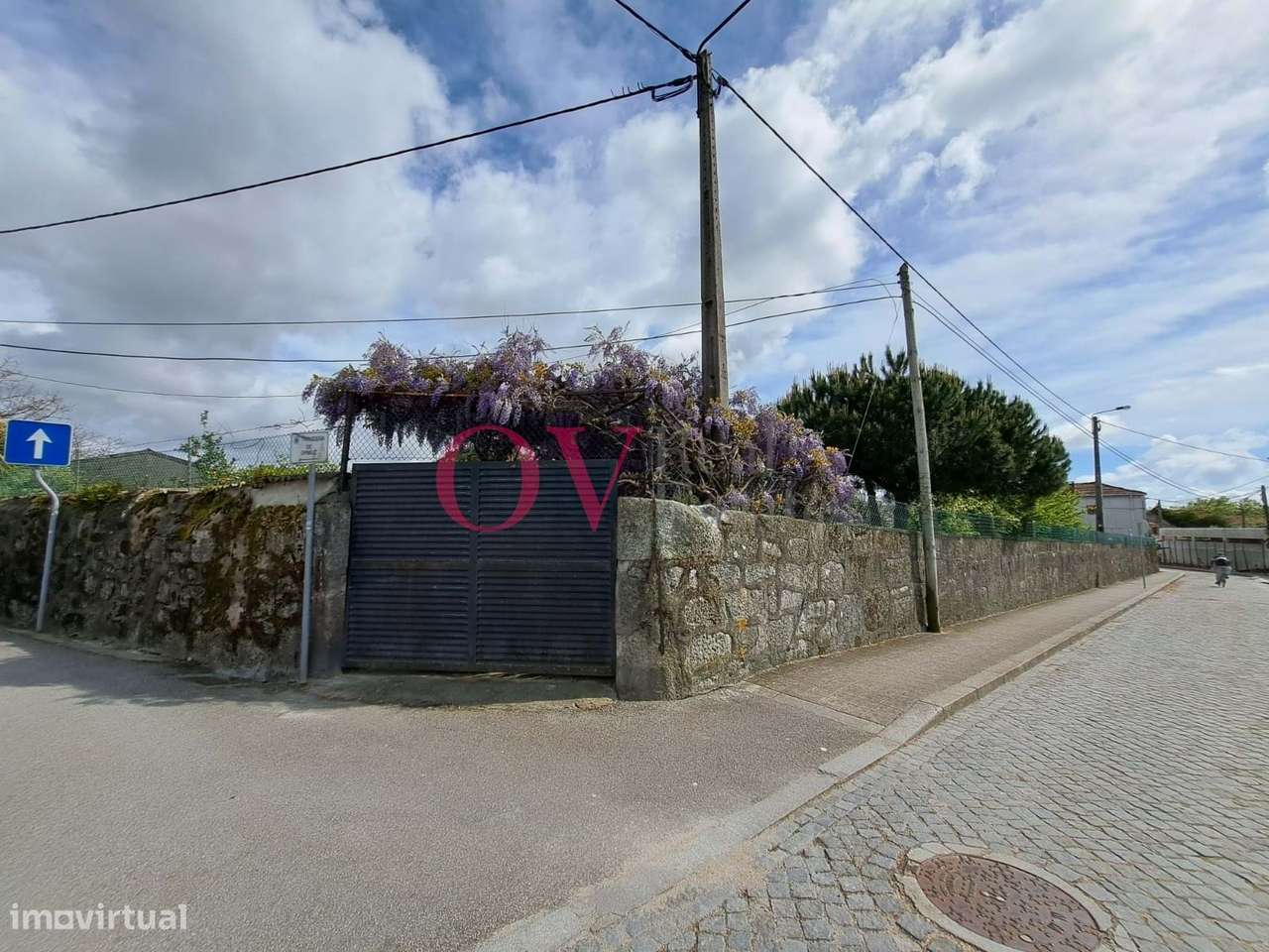 Vende-se Quintinha com moradia T4, a 2 minutos da circunvalação, junto-22