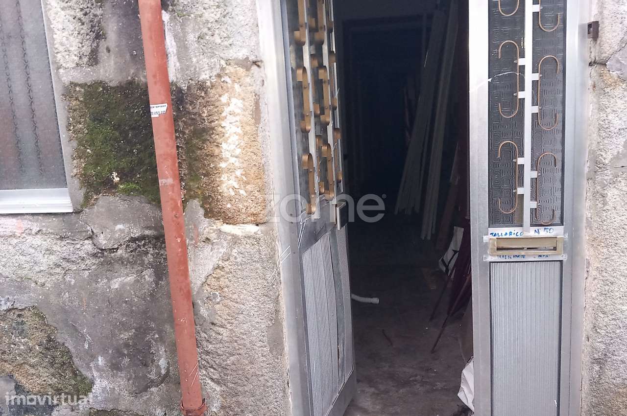 Moradia T2 em lote com 95 m2 de terreno, centro do Porto - Grande imagem: 4/11