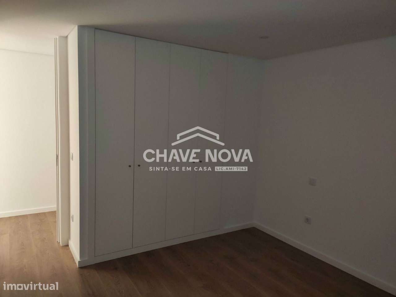 Apartamento T3 na Rua da Constituição - Grande imagem: 5/24