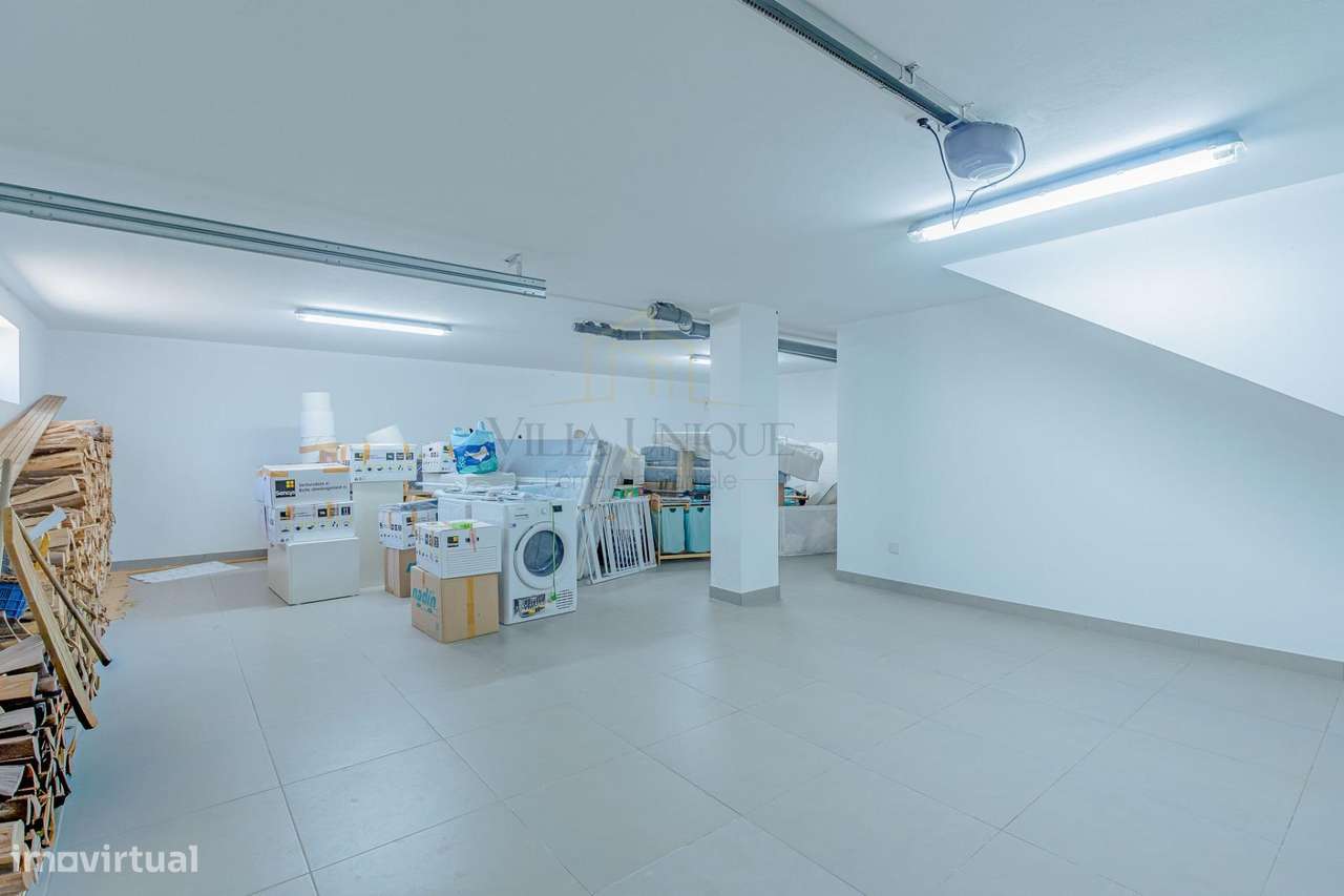 Moradia T4 Moderna com 3 Suítes em Terreno de 460m2-31