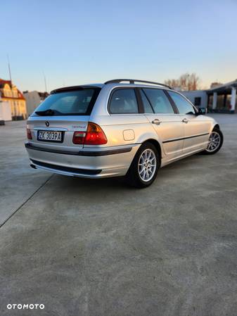 BMW Seria 3 328i - 7