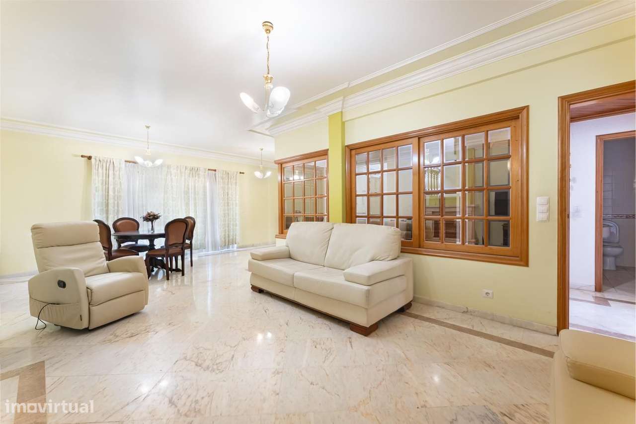 Moradia Geminada T5 + 2 com estacionamento, Alcabideche, Cascais-5