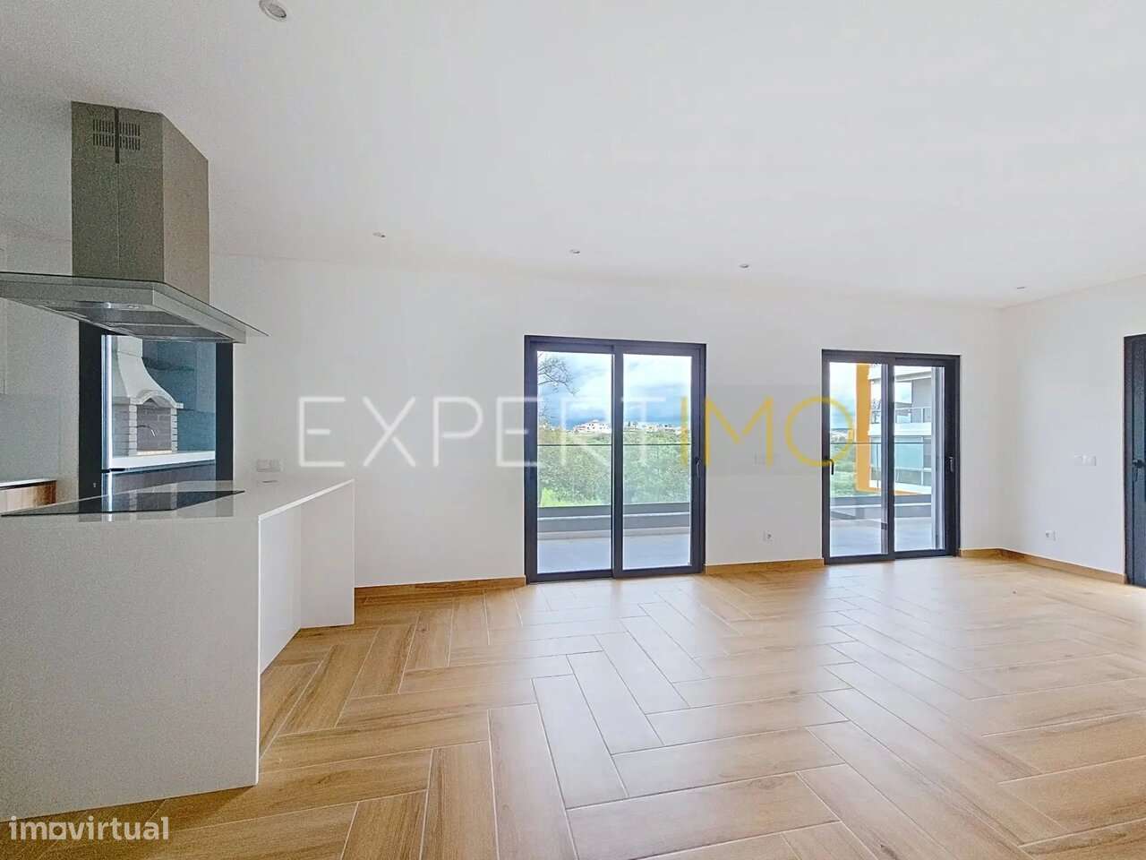 T3 com Garagem e Piscina em condomínio fechado - Portimão - Grande imagem: 2/33