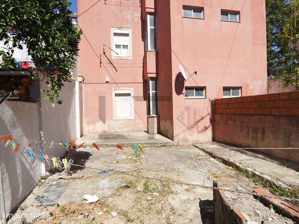 Prédio com 6 Apartamentos para Reabilitação em Marvila, Lisboa-22