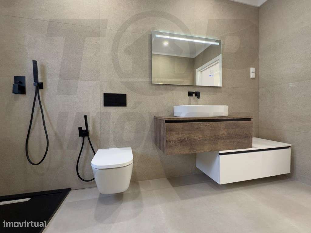 Moradia Nova Contemporânea V4 - Foros De Salvaterra - 435.000€-10