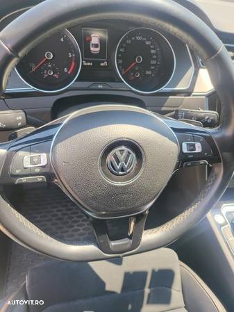 Volkswagen Passat - 19