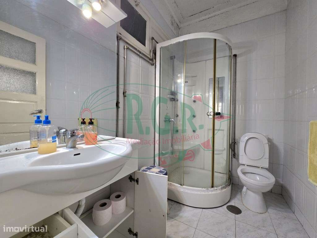 INVESTIMENTO - T5 Entrada Independente | Garagem | Peq. Quintal | C...-24