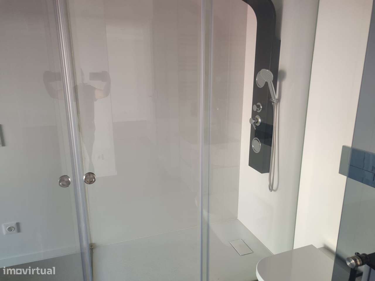 Excelente T3 c/ 2 suítes - Ramalde-19