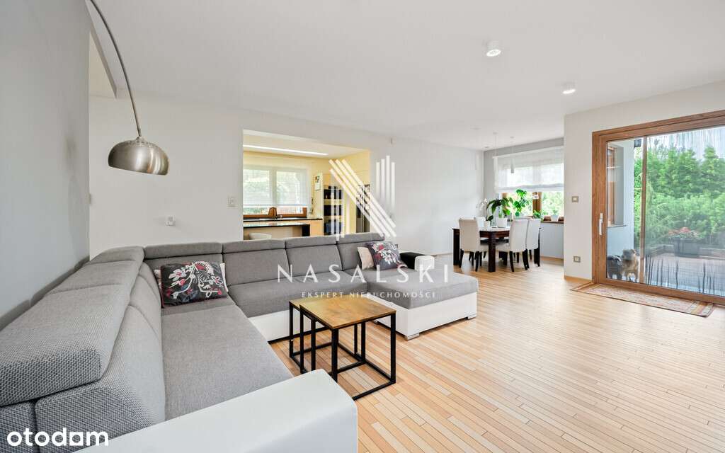 Dom z basenem i sauną na dużej działce pod lasem-10