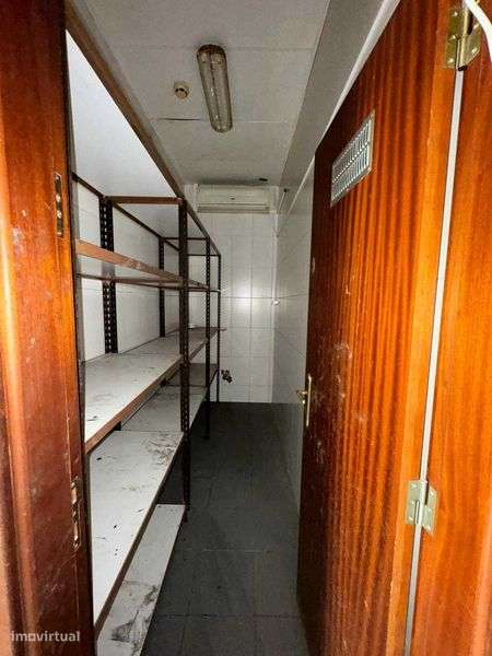 Loja para venda em Soares dos Reis, Vila Nova de Gaia - Grande imagem: 5/8