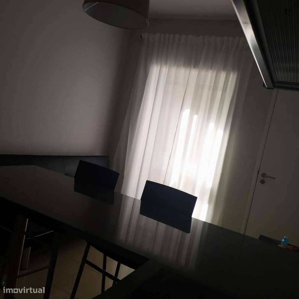 Apartamento com 1 quartos - localizado em Paranhos Porto - Grande imagem: 2/9