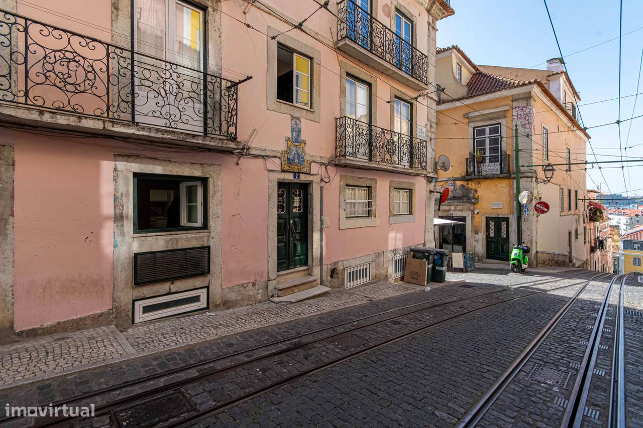 Charmoso apartamento T0 no icónico bairro da Bica, Chiado-9