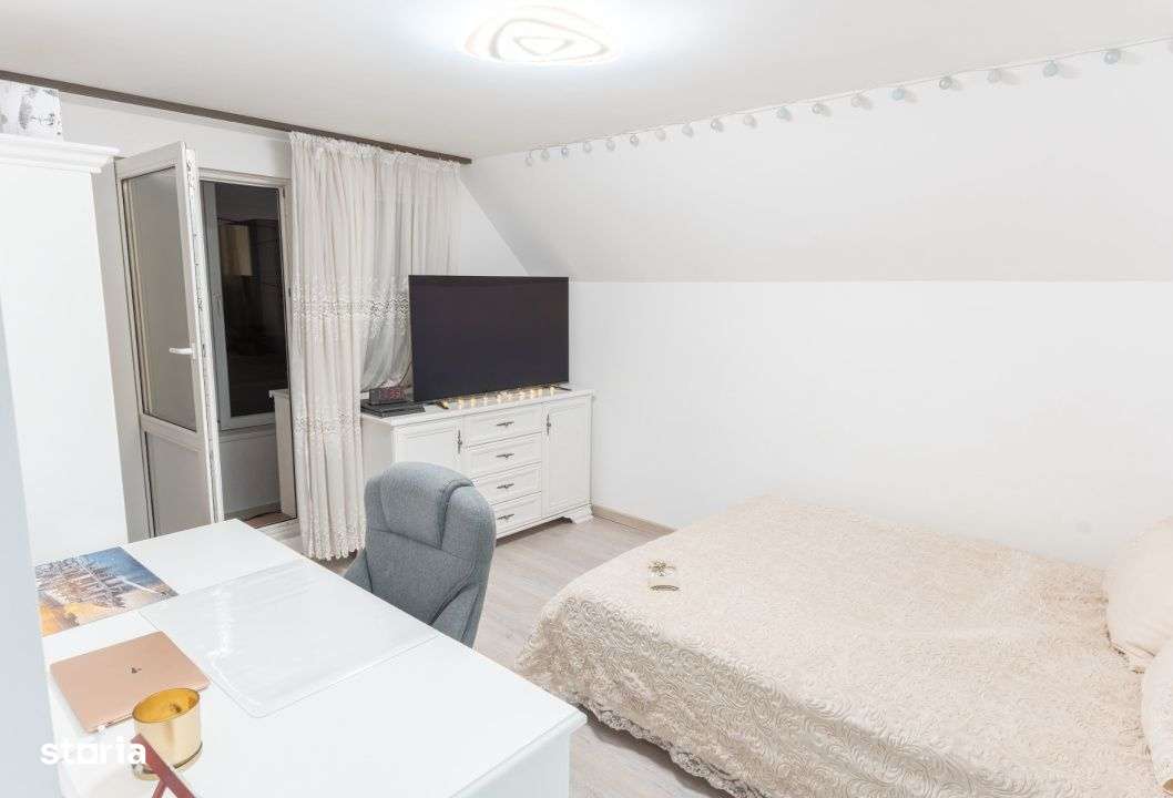 Pensiune Turistica cu Sala de Mese + Casa de Locuit in Cristesti-2