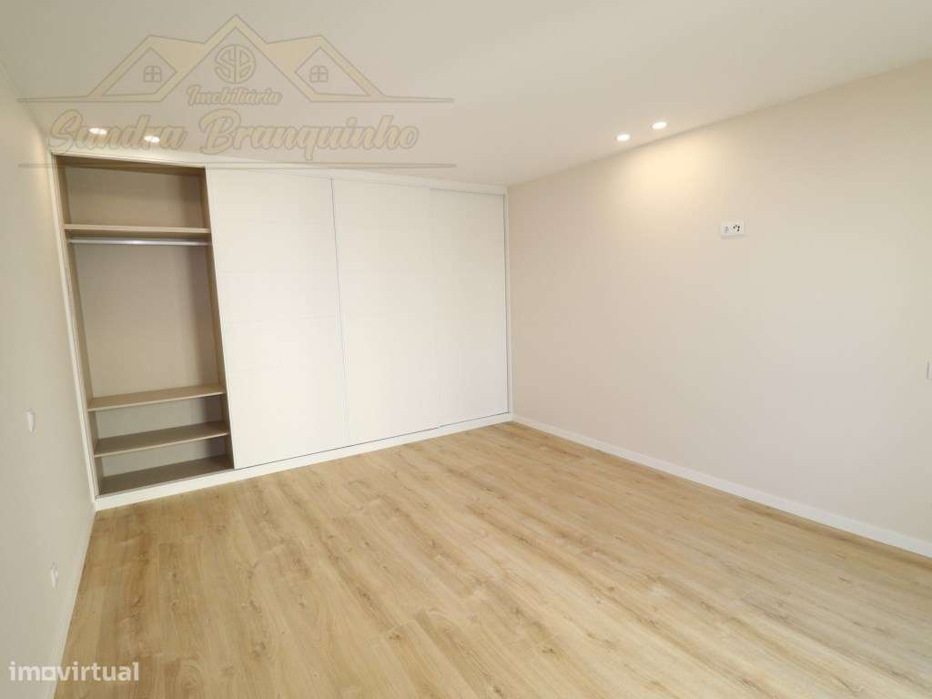 Moradia T5(NOVA) com Piscina-41