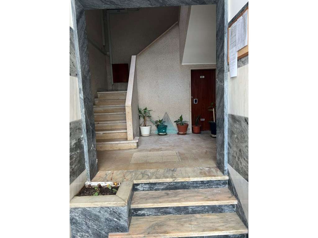 Apartamento T3 Paivas com melhoramentos 2º andar-27