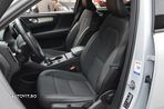 Volvo XC 40 D4 AWD Geartronic Momentum Pro - 10