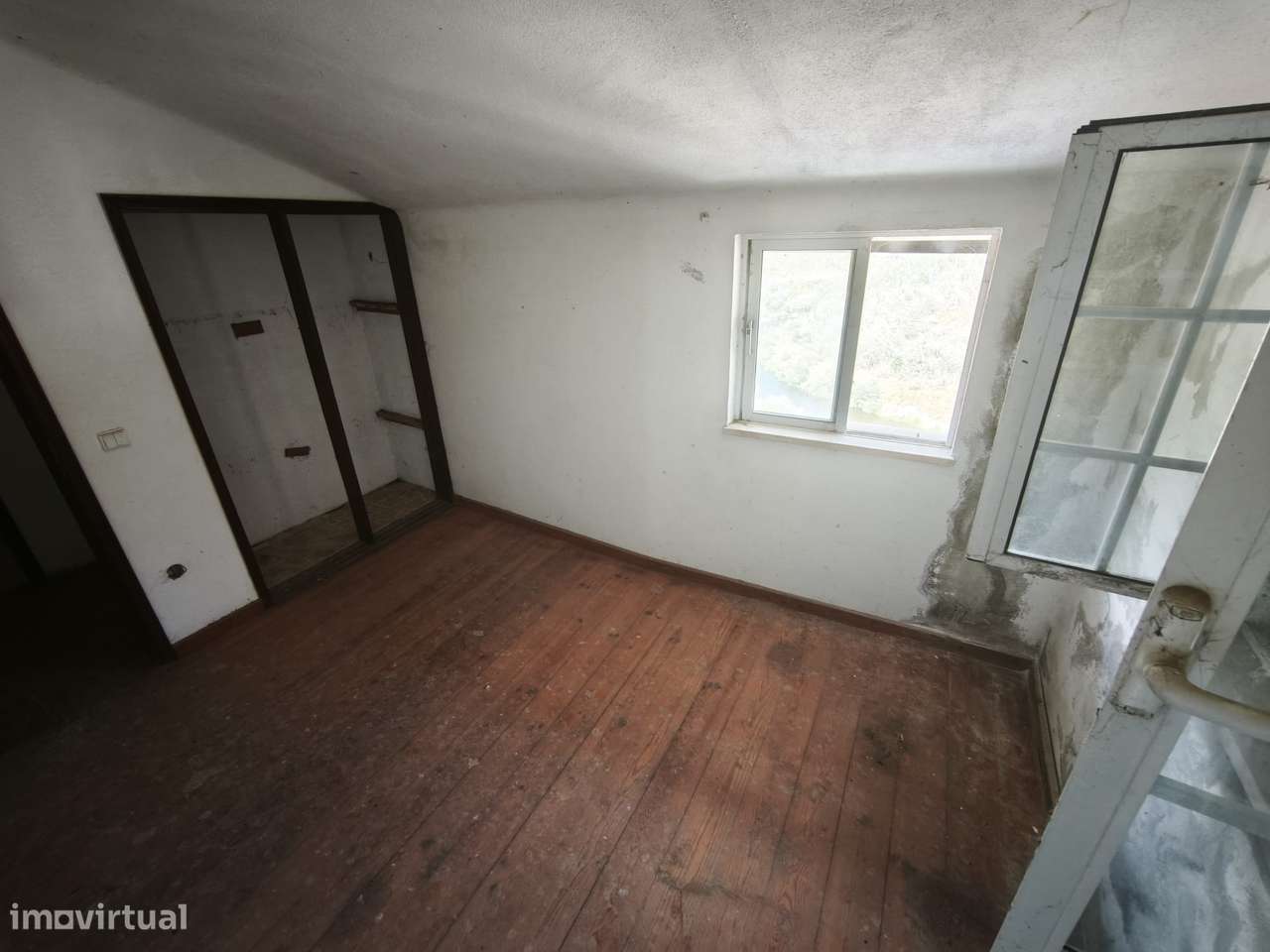 Casa em 4 pisos, para remodelar, em Lorvão, Penacova, Coimbra-7