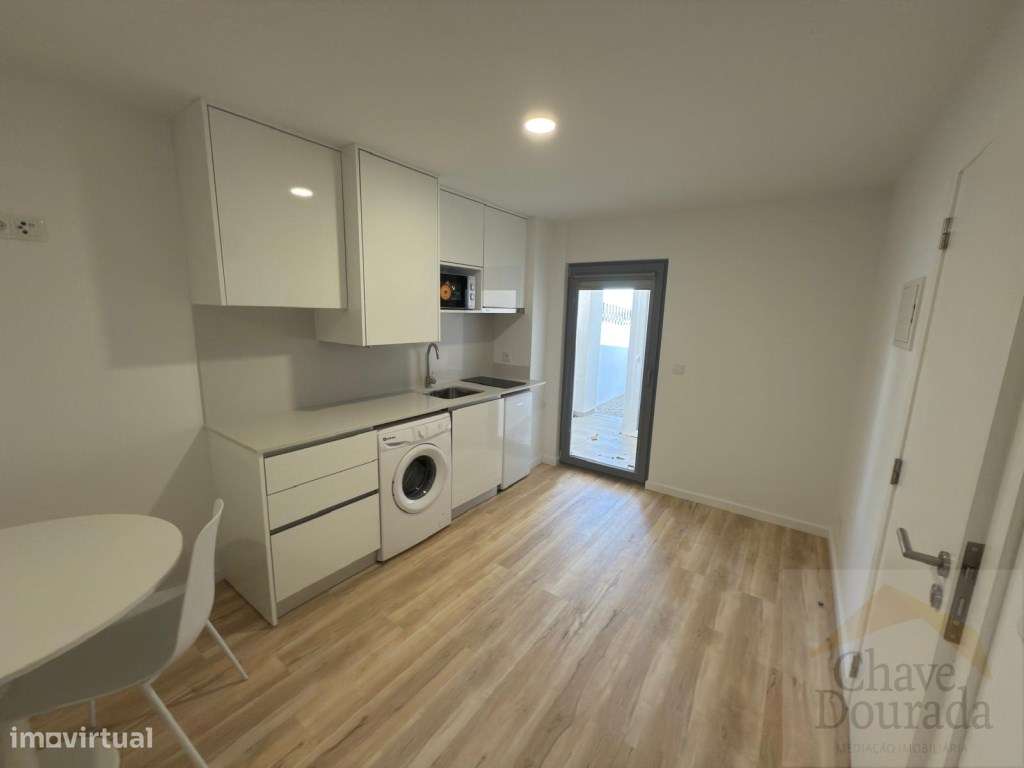 Estúdios T0 novos equipados e mobilados - junto à Escola Superior d... - Grande imagem: 5/6