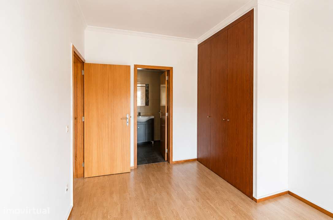 T3 renovado com 4 varandas, garagem, virado a Sul | Marco de Canaveses-6