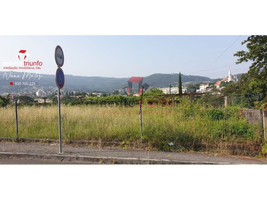 Lotes de Terreno p/construção de Moradias Unifamiliares -...