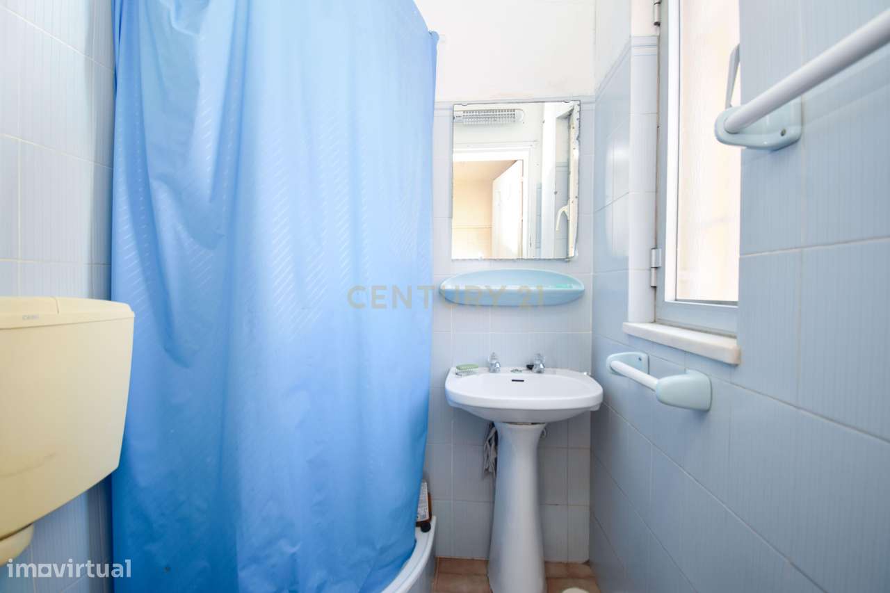 Apartamento T3 com Elevador, no Areeiro | Av. Roma| Campo Pequeno - Li-16