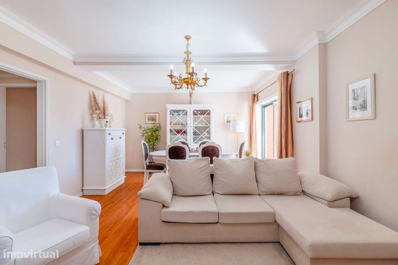 Apartamento Familiar Espacioso com Varandas e Ótima Localização – Conf - Grande imagem: 4/39