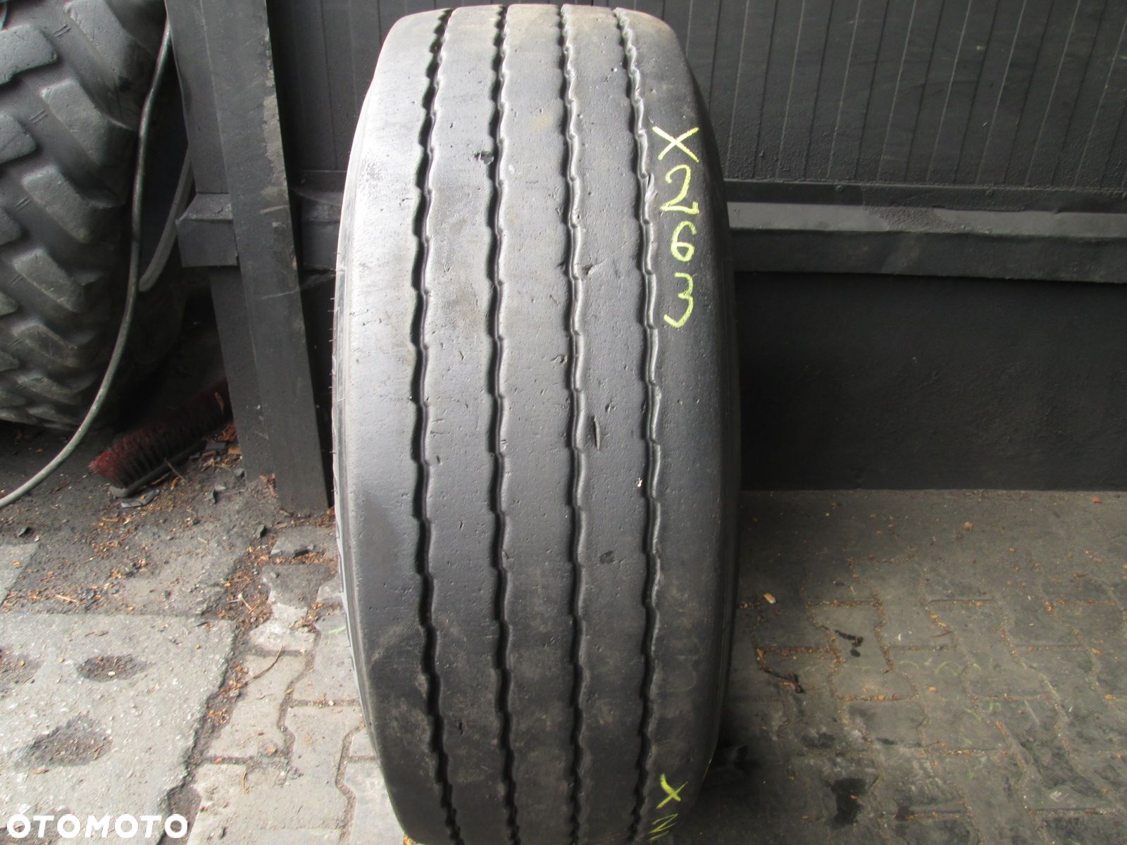 385/65R22,5 Pneu laurent LR MULTI T - 1