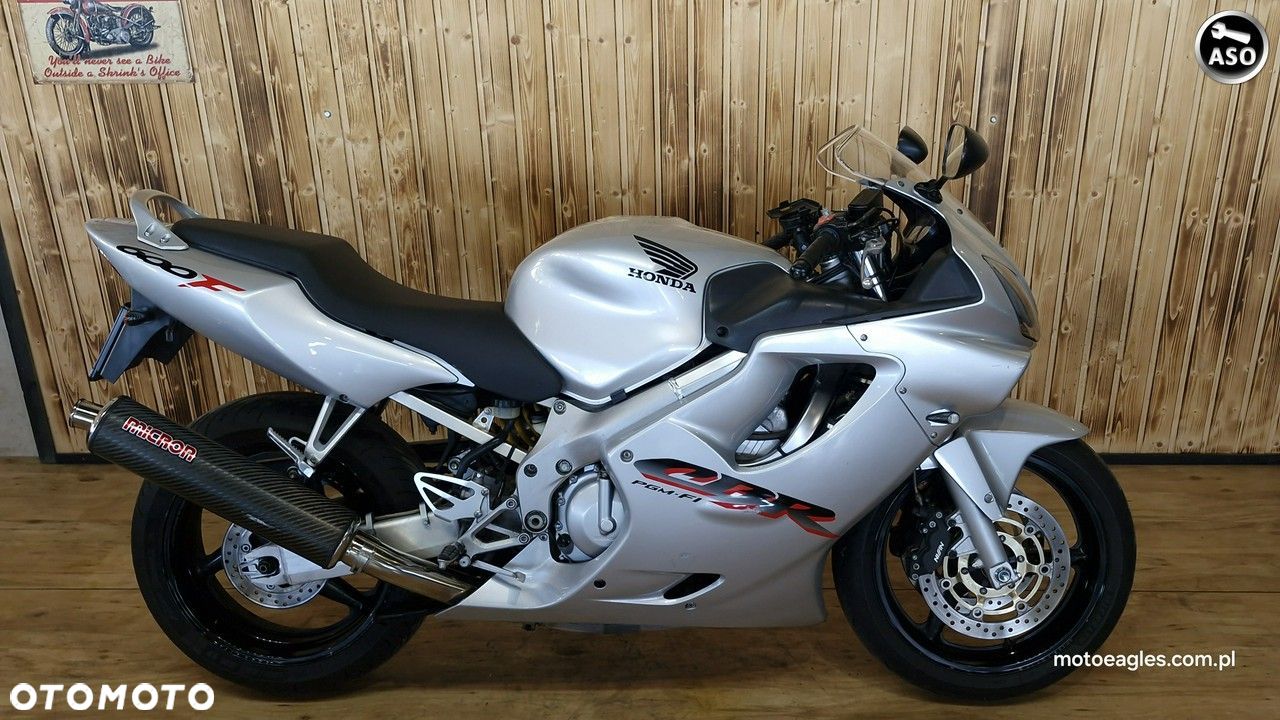 Honda CBR - 1