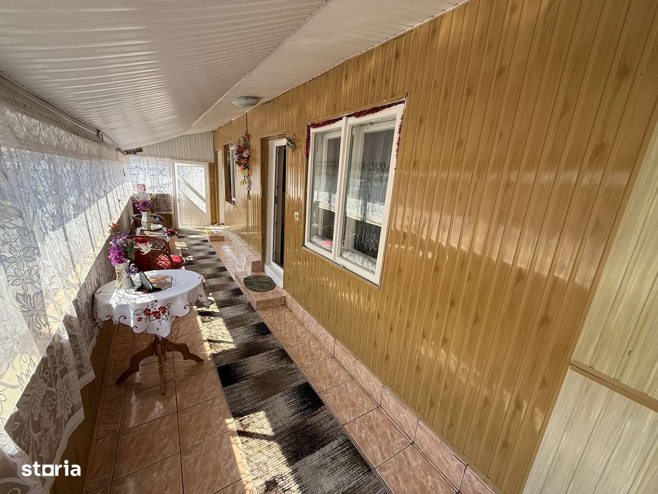 Casa de vanzare, la strada-9