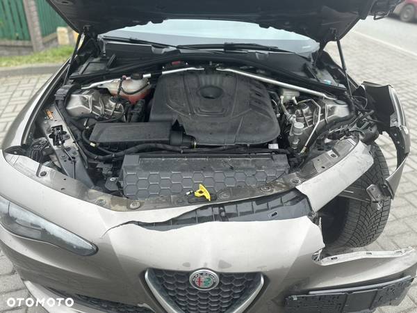 Alfa Romeo Giulia 2.2 Diesel AT8 Executive - 4