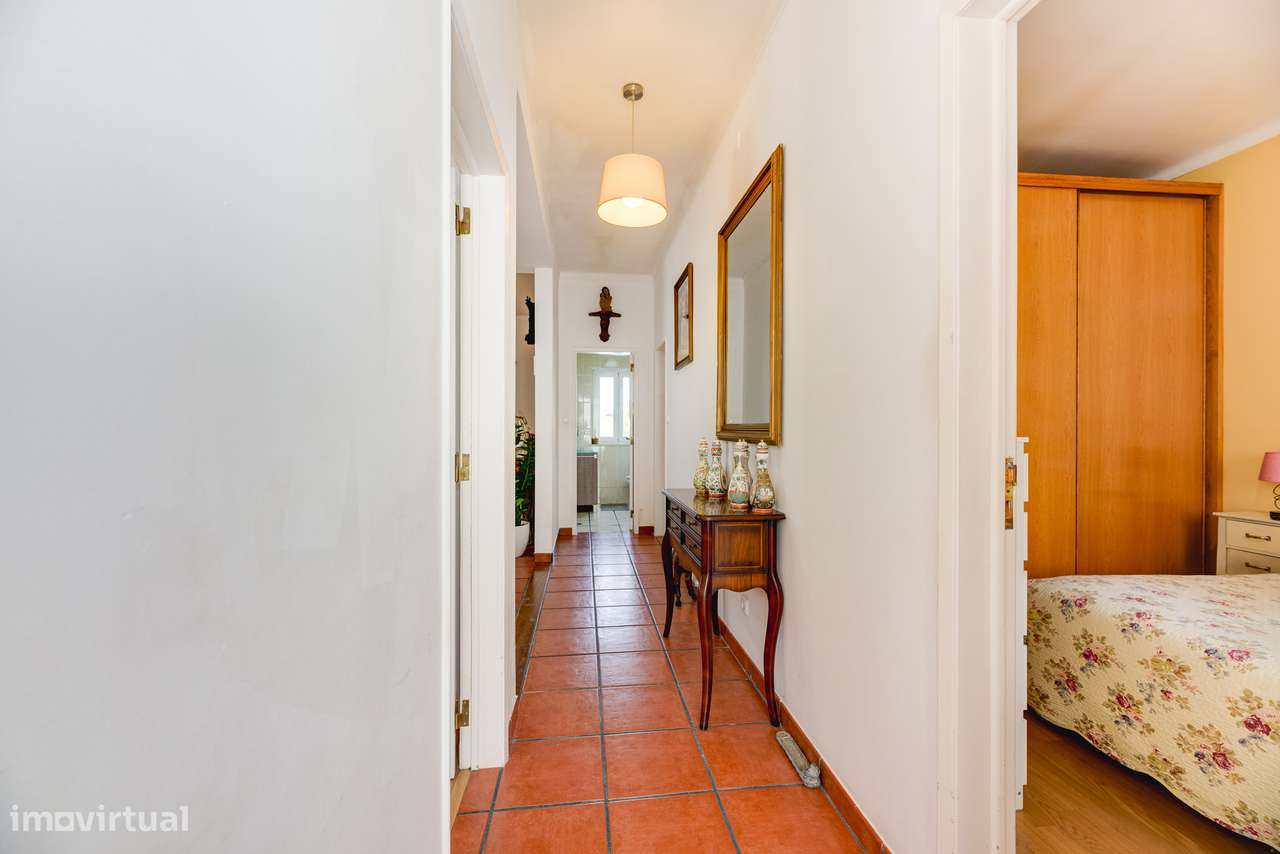 MORADIA T3 TRANSFORMADA EM T2 | GARAGEM | 221M2 | ARRUDA DOS VINHOS-17