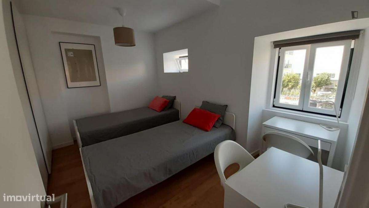 Quarto - localizado em Setubal - Grande imagem: 3/6
