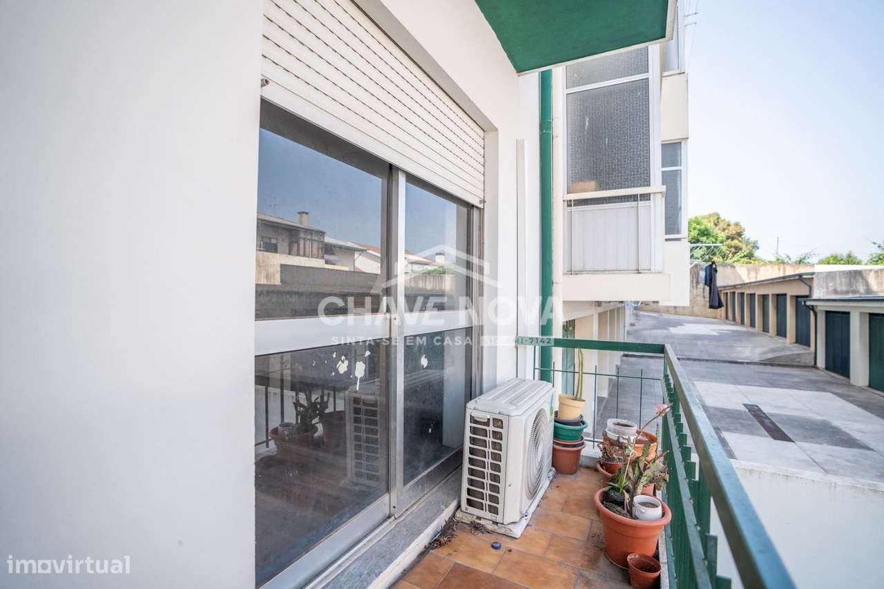 Apartamento T2 Varandas e Garagem Box – Águas Santas - Grande imagem: 4/17