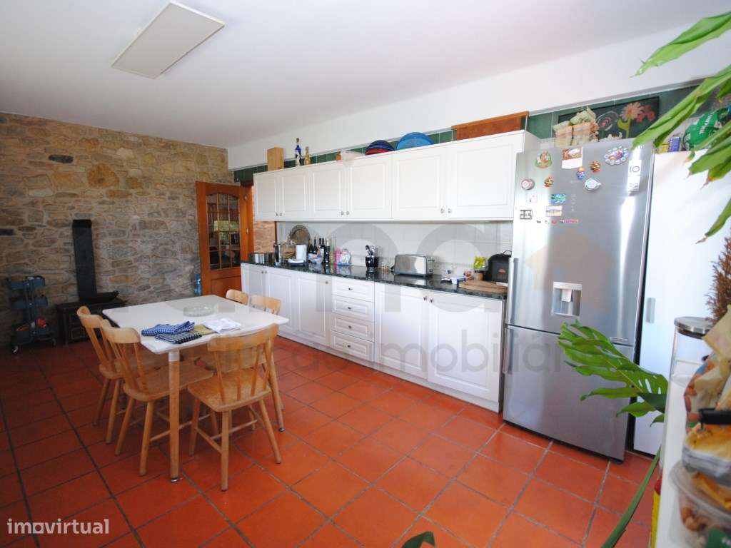 Moradia T5 em Lote Urbano de 5.135m2-51