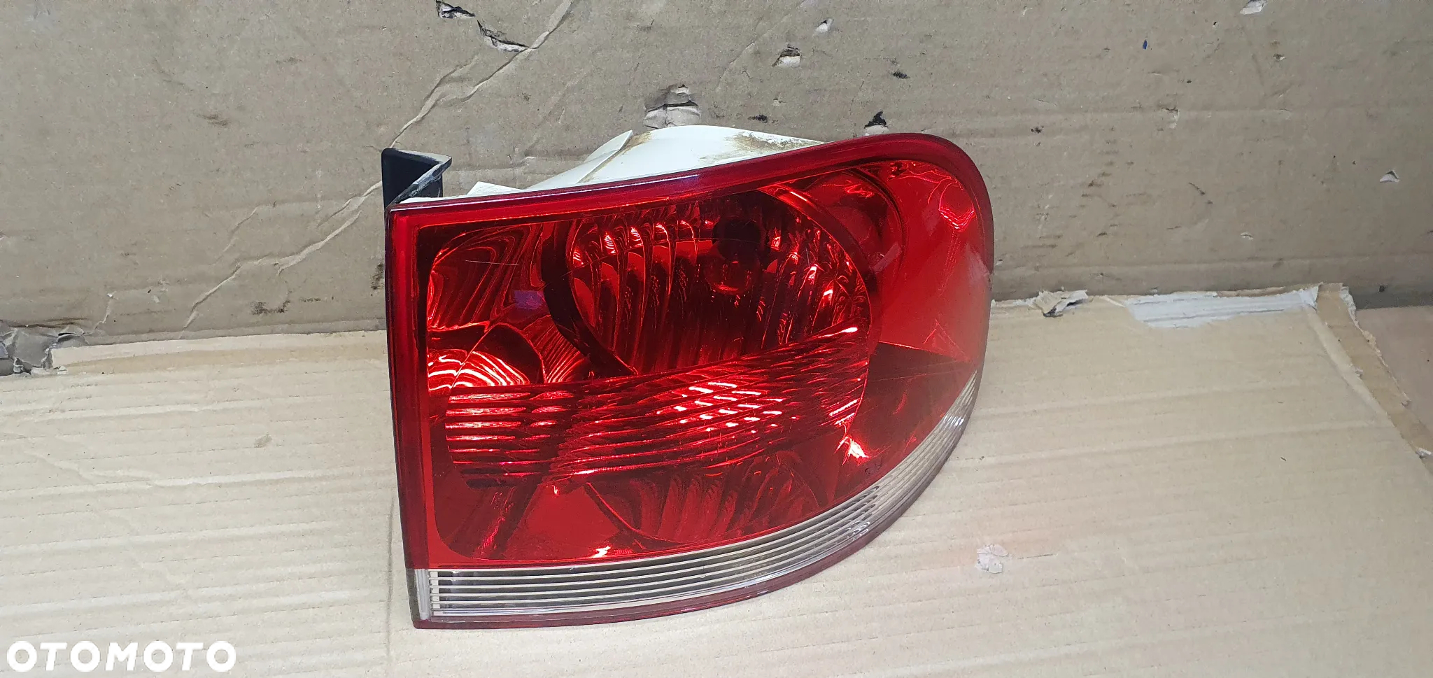 Lampa prawy tył tylna prawa VW Touareg 7L - 2