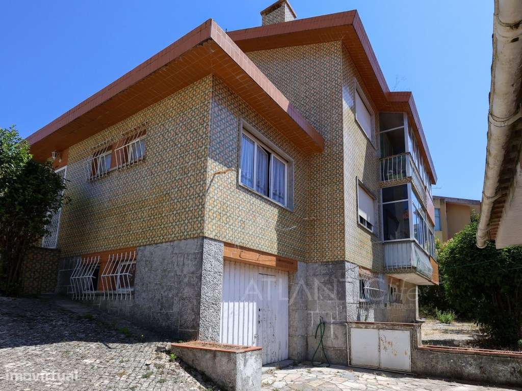 Moradia T6 em Monte Abraão-51