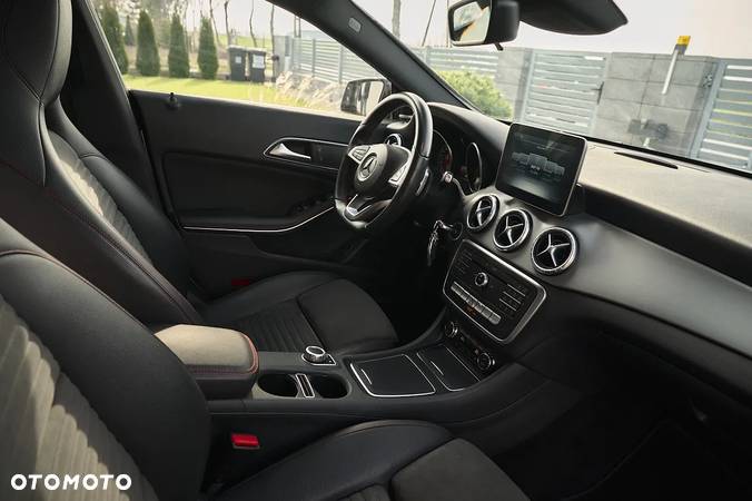 Mercedes-Benz CLA 200 d 7G-DCT AMG Line - 30