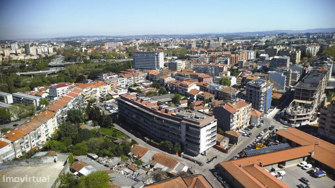 T3 Duplex com Jardim Privativo, O Conforto de uma Moradia  Porto-24