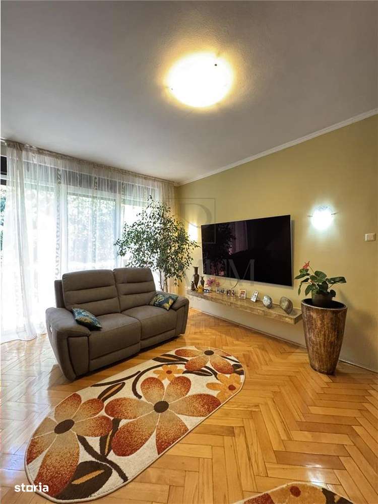 Medicina, apartament 2 camere, centrala proprie, parcare in curte