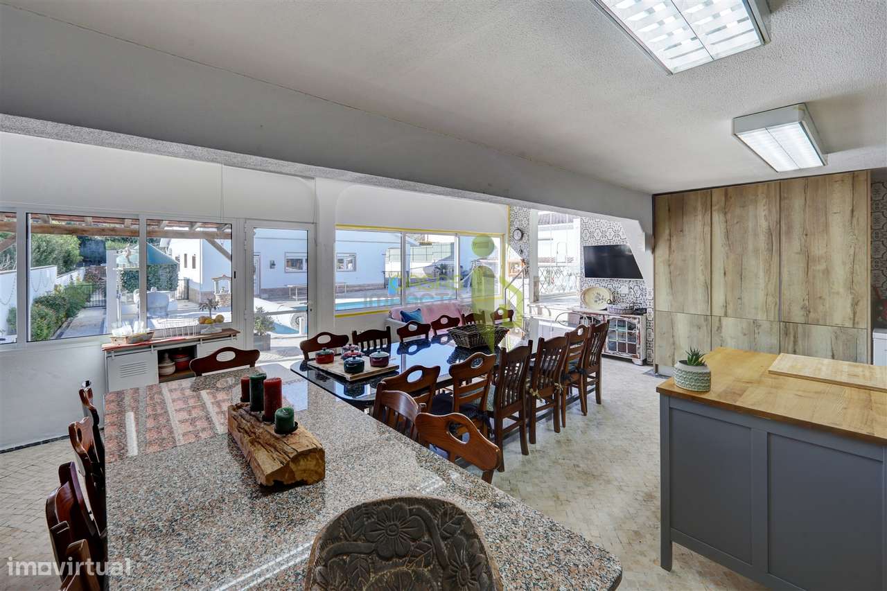 Moradia Clássica T3 transformada em T4, em Rio de Mouro, Sintra-38