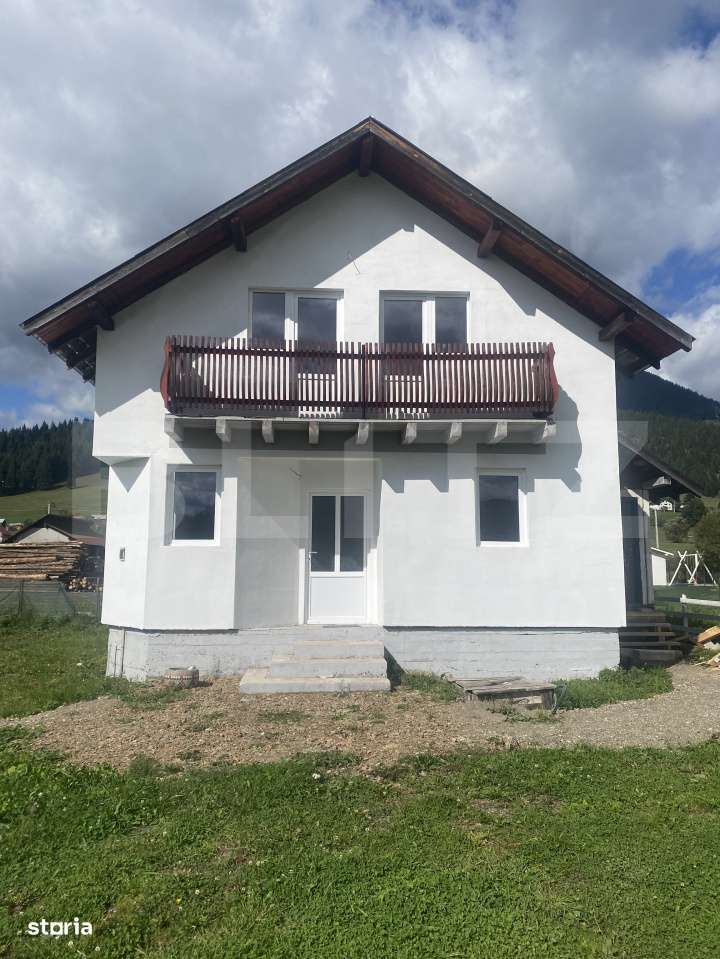 Casa de vanzare in Dorna Candrenilor - Imagine principală: 4/13