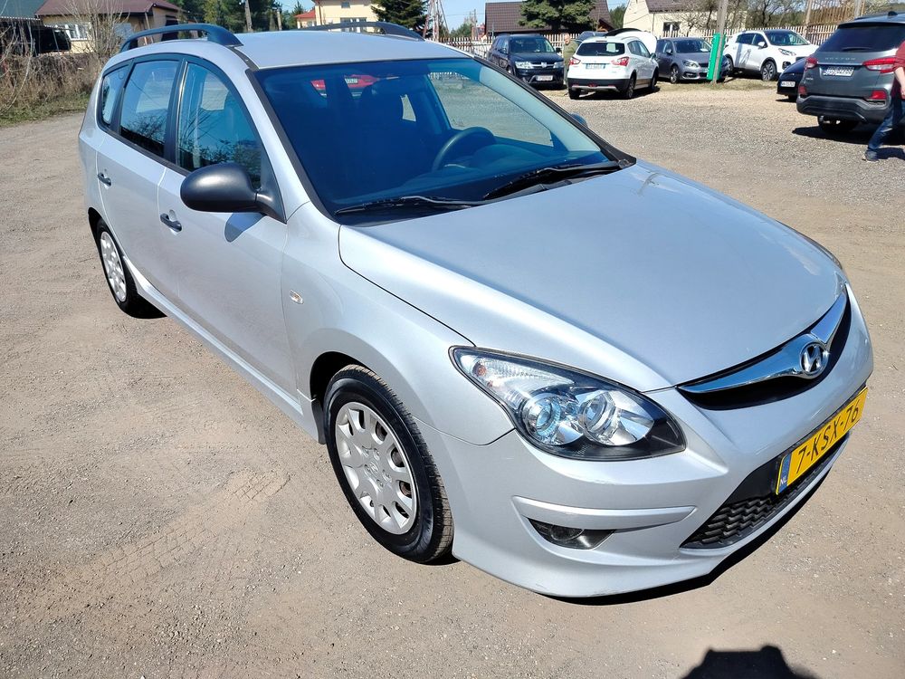 Hyundai i30 I i30cw 1.4 blue Comfort 2011
