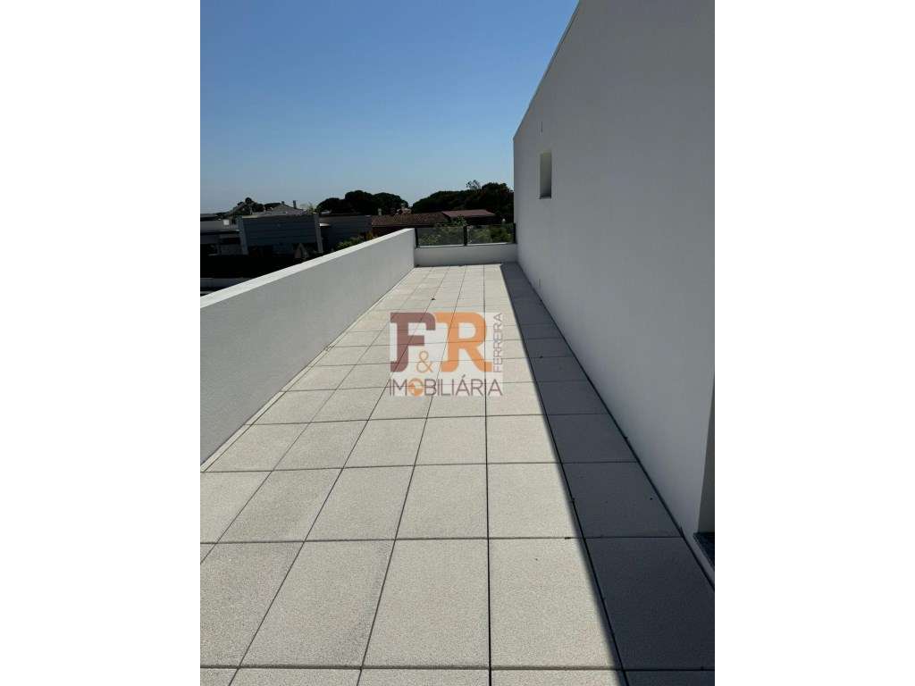 Moradia Duplex T3 com garagem e Piscina Lagoa da Albufeira , Sesimbra - Grande imagem: 5/20