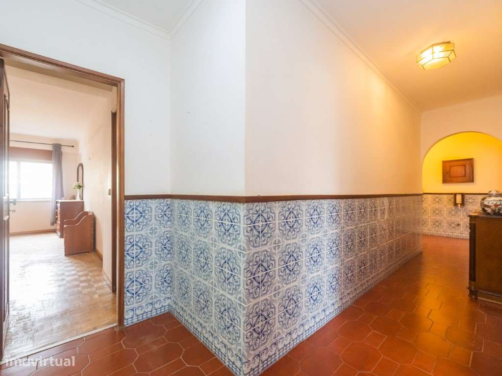 T3 COM GARAGEM PARA 2 CARROS, MASSAMÁ-29