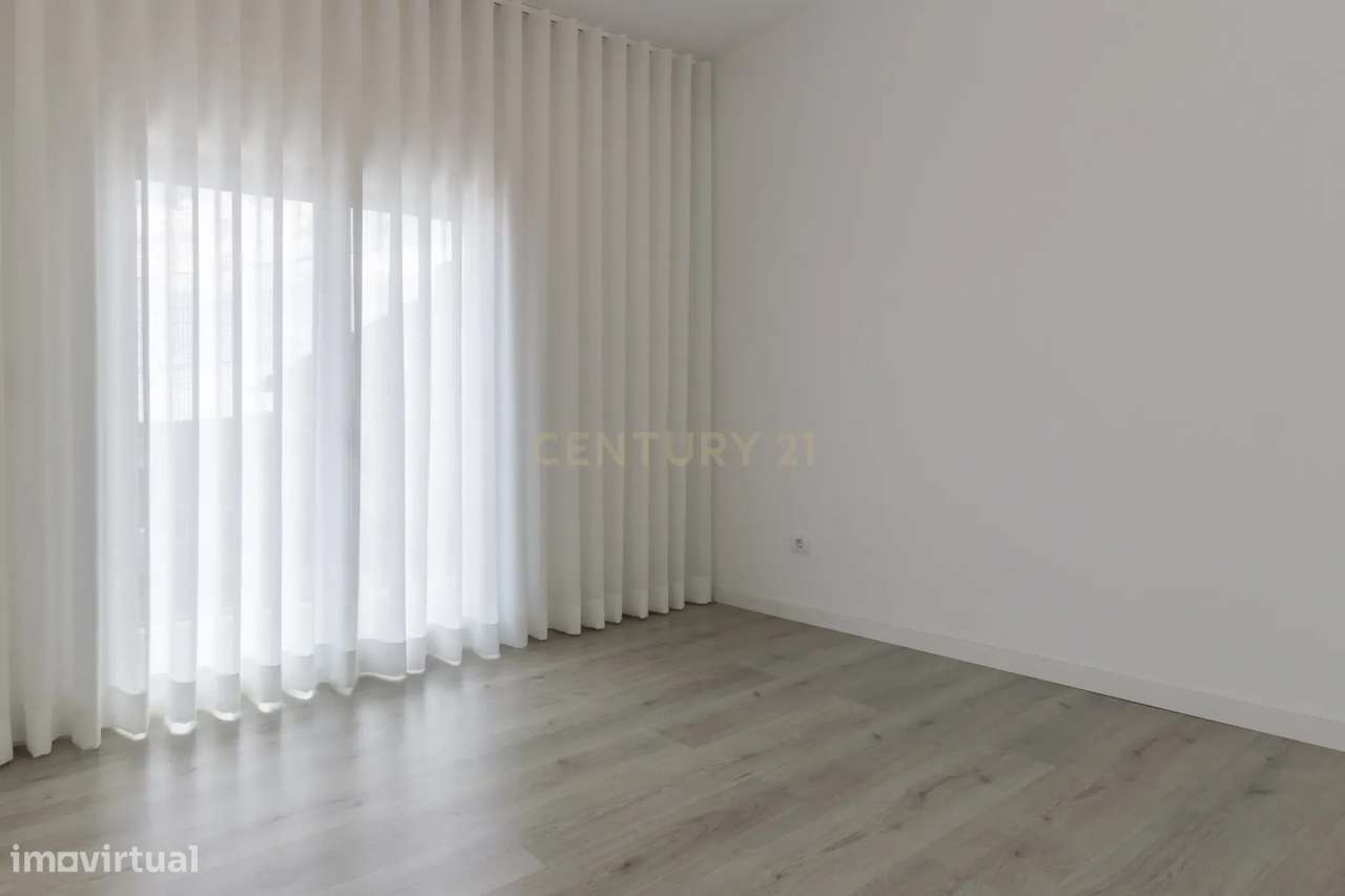 Moradia Geminada como Nova na Quinta do Conde-21