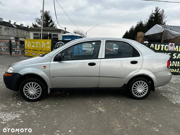 Chevrolet Aveo 1.4 SE - 8