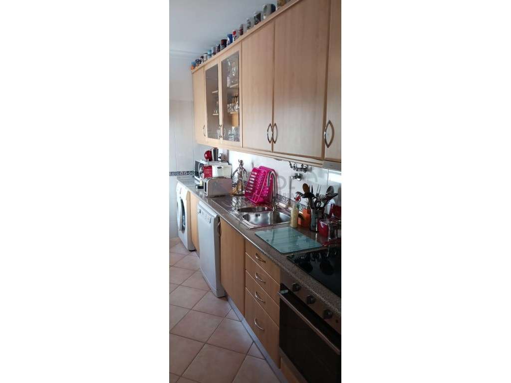Apartamento T1 com Garagem - Quarteira-0