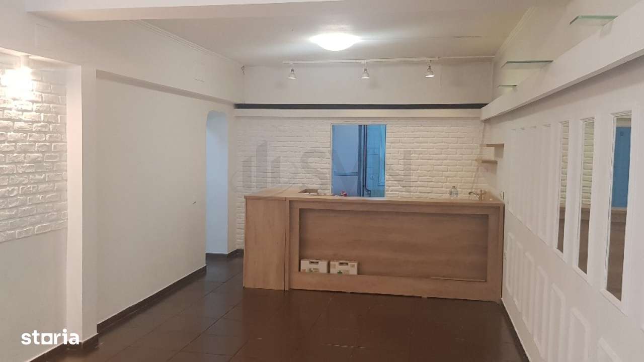 Vila de Vanzare I 10 Camere I Pretabila Comercial sau Birouri I Piata - Imagine principală: 4/12