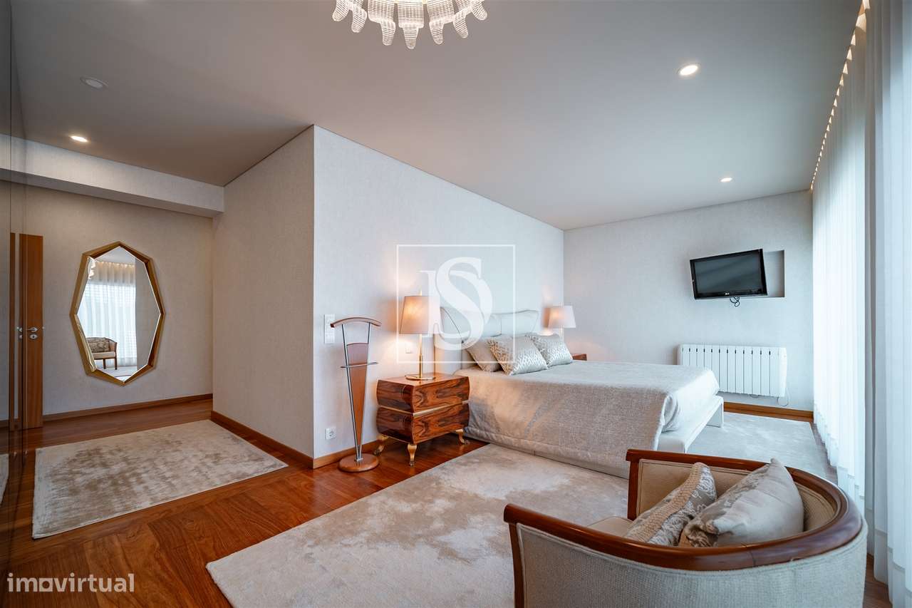 Exclusiva Moradia T4+1 c/ Piscina Aquecida e mais de 380 m²-11