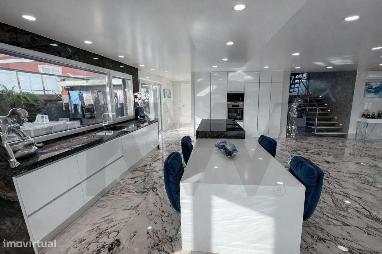 Moradia T4 de luxo com piscina e jardim – Quinta de Santa Maria, Capar - Grande imagem: 4/30